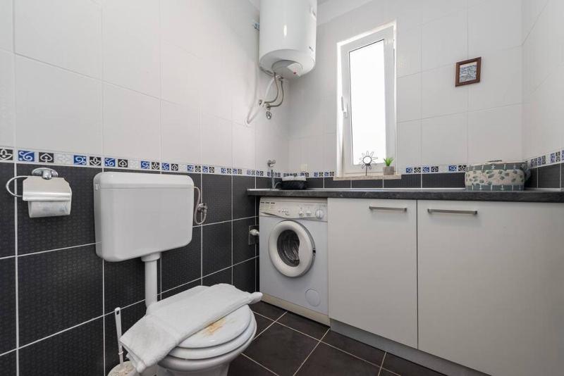 Balen 1. modern ap.close to the beach &city center - image 8