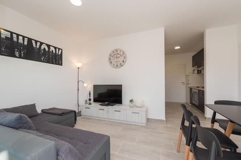 Balen 1. modern ap.close to the beach &city center - image 13