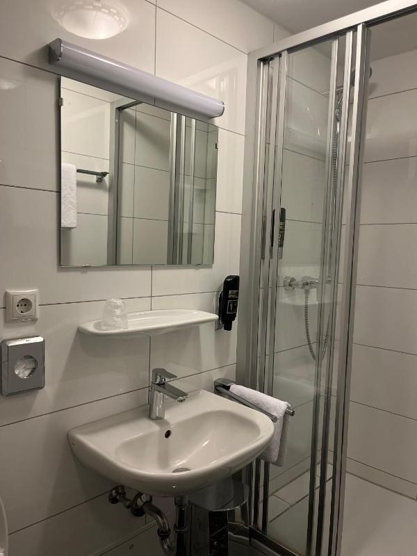 Small Single Room image 1
