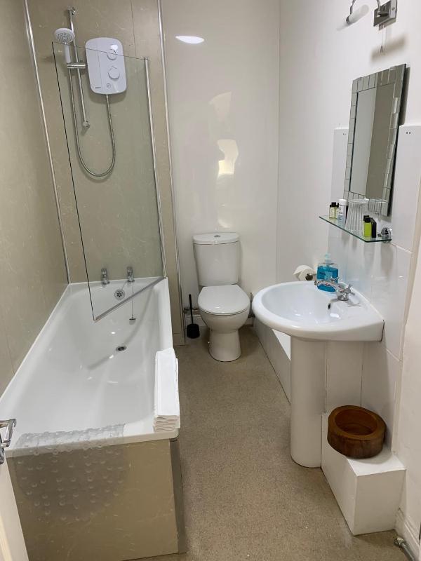 Deluxe Triple Room image 2