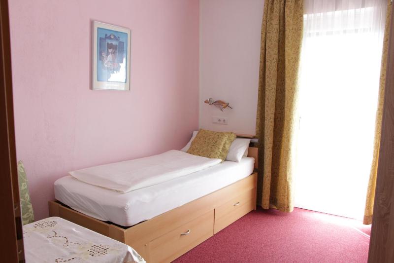Studio Apartment image 4