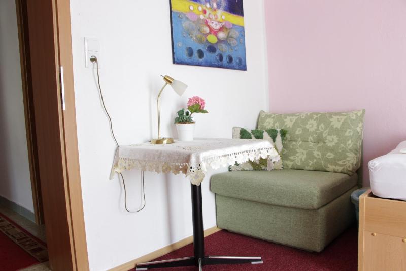 Studio Apartment image 3