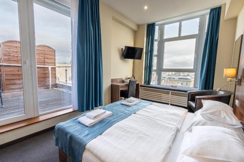 Double Room with Panoramic View and Terrace image 4