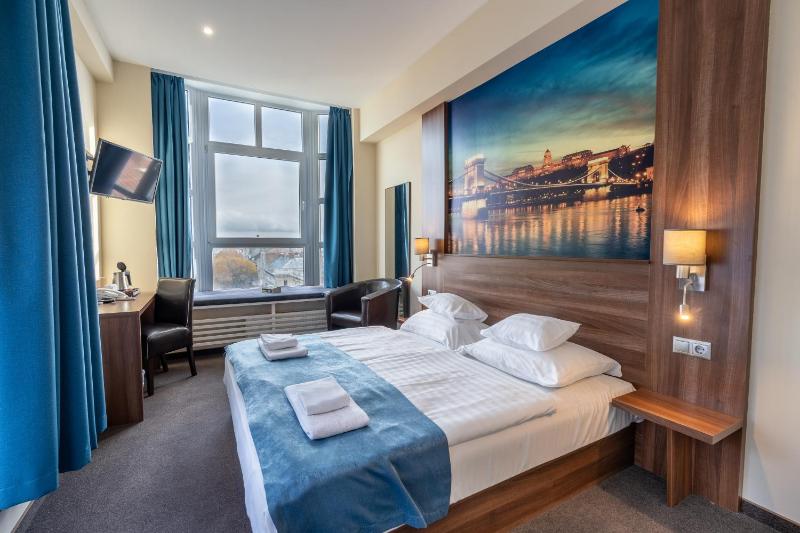 Double Room with Panoramic View and Terrace image 3