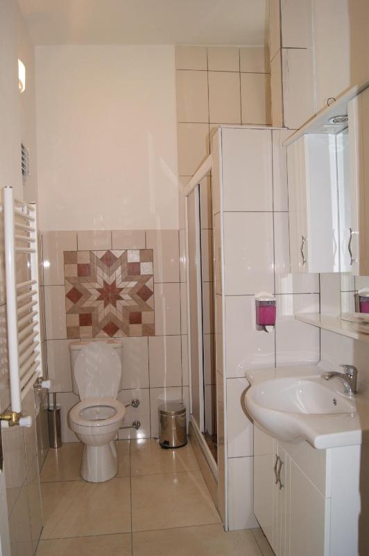 Standard Single Room image 3