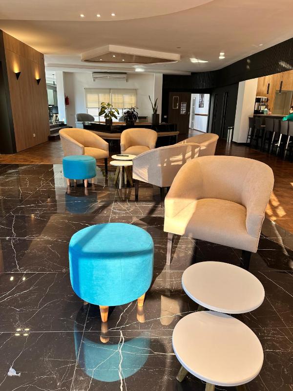 Hotel 376 - image 15