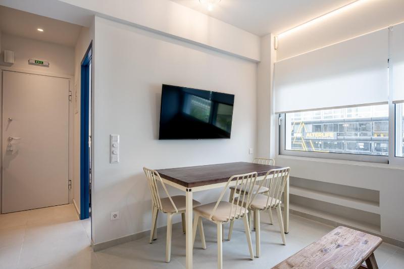 One-Bedroom Apartment image 4