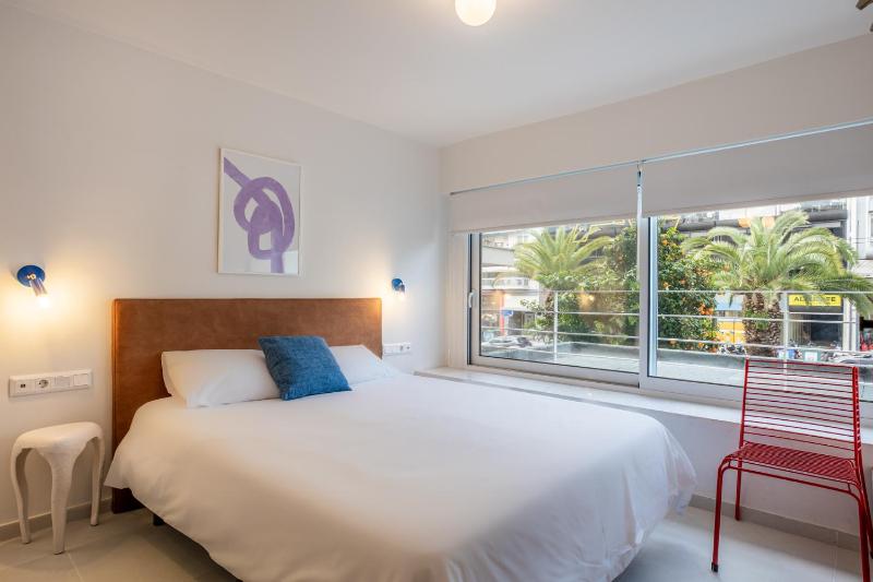  Apartment with Private Garden image 2