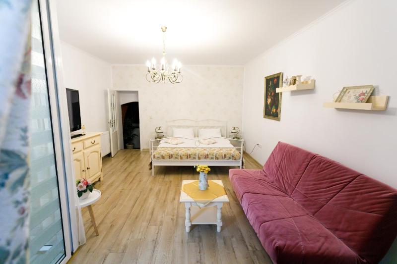 Gong Apartments - image 12