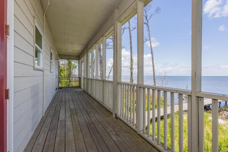 Hideaway Bay - image 16