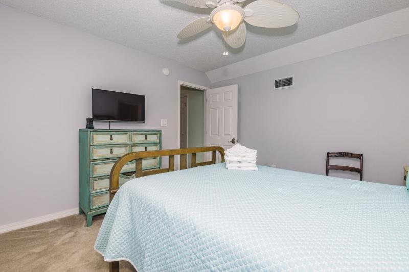 Hideaway Bay - image 31