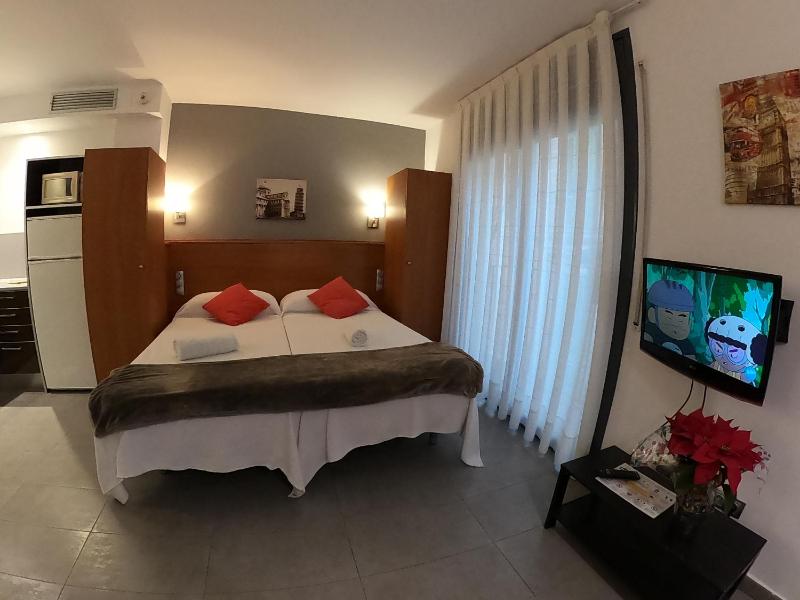 Studio Apartment image 4