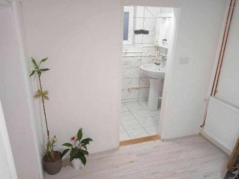 Apartment image 2