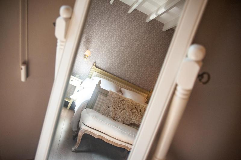 Standard Double Room image 4