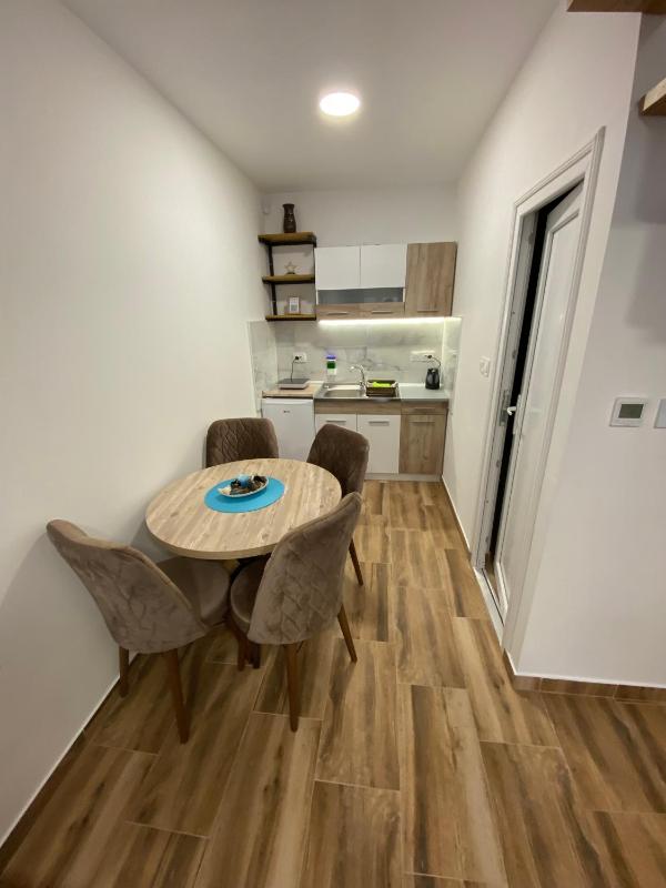 Apartment with Mountain View image 2