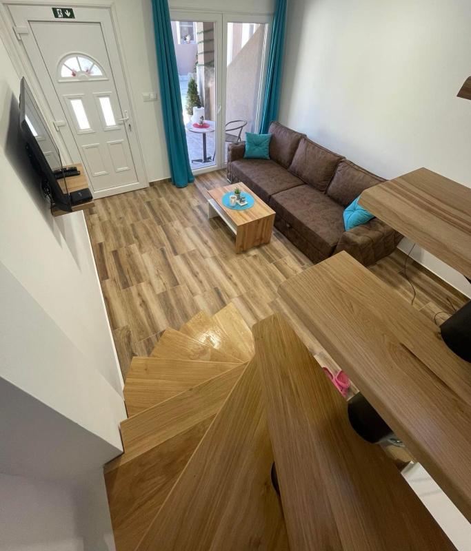 Maisonette image 1