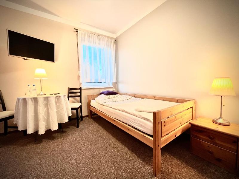 Single Room image 3