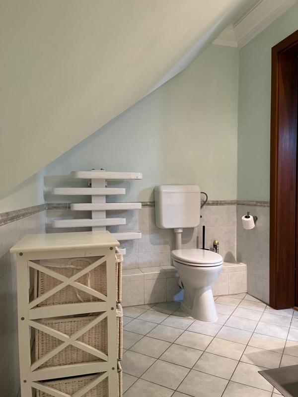 Family Room image 3