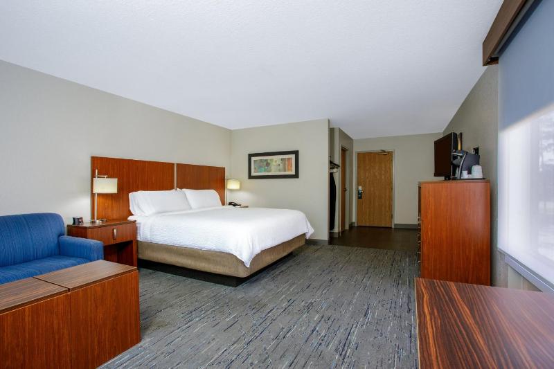 King Suite - Non-Smoking image 2