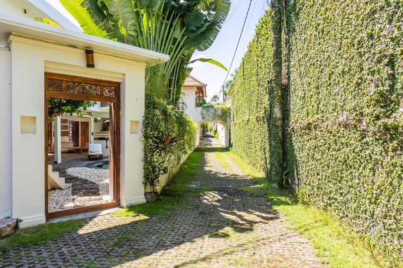 Villa Ku Tama by Villa Finder - image 2