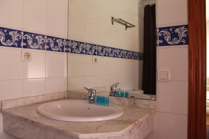 Double or Twin Room image 3