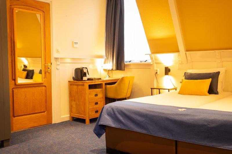 Double Room image 4