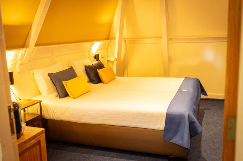 Double Room image 2