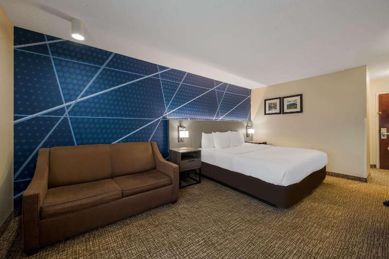 King Room - Non-Smoking image 2