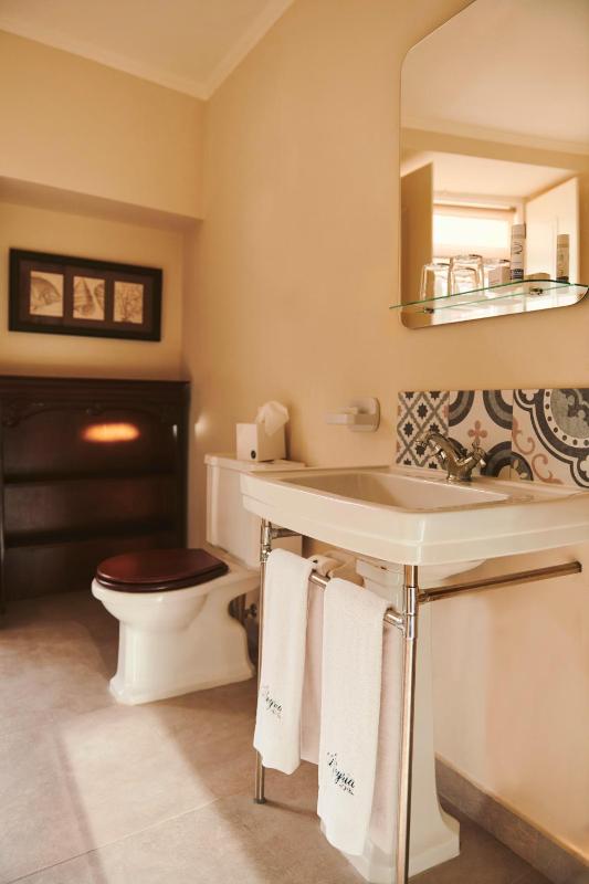 Master Suite image 3