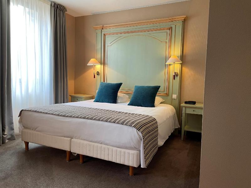 Superior Room image 4