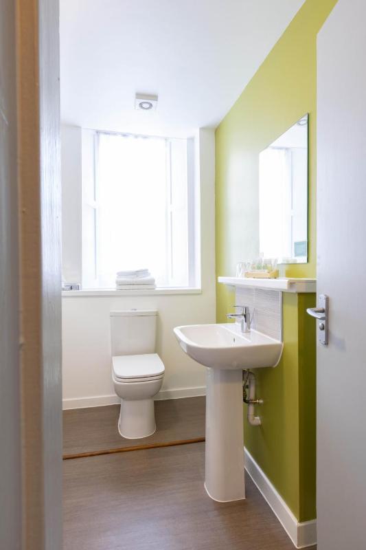 Twin Room image 1