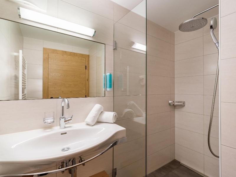 Superior Three-Bedroom Apartment image 4