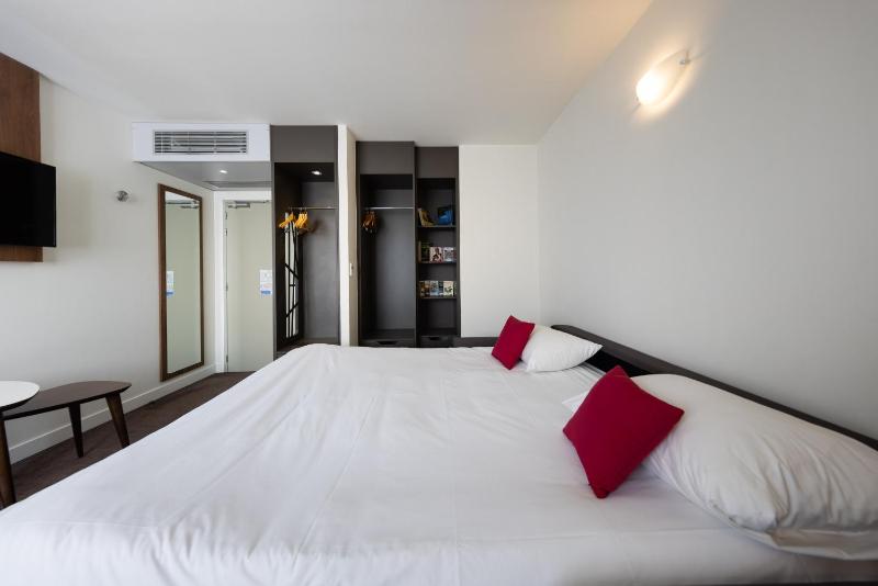 Quadruple Room image 1