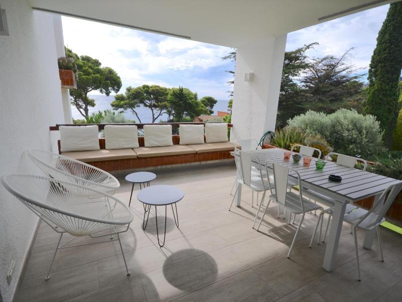 Apartamento Reformado en Aiguablava con Terraza - ES-226-32 - image 1