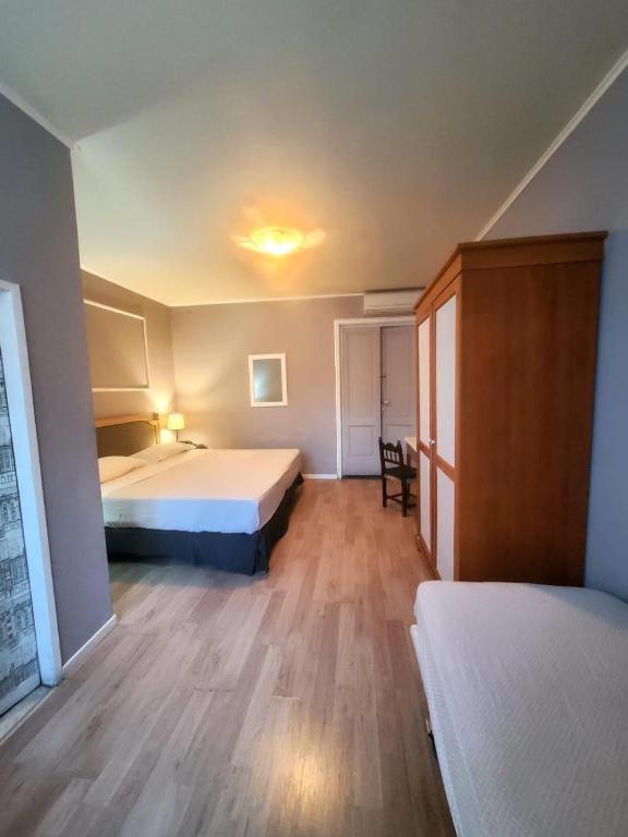 Triple Room image 4