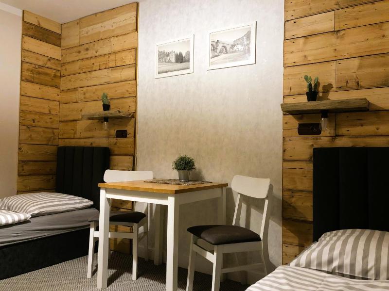 Twin Room image 2