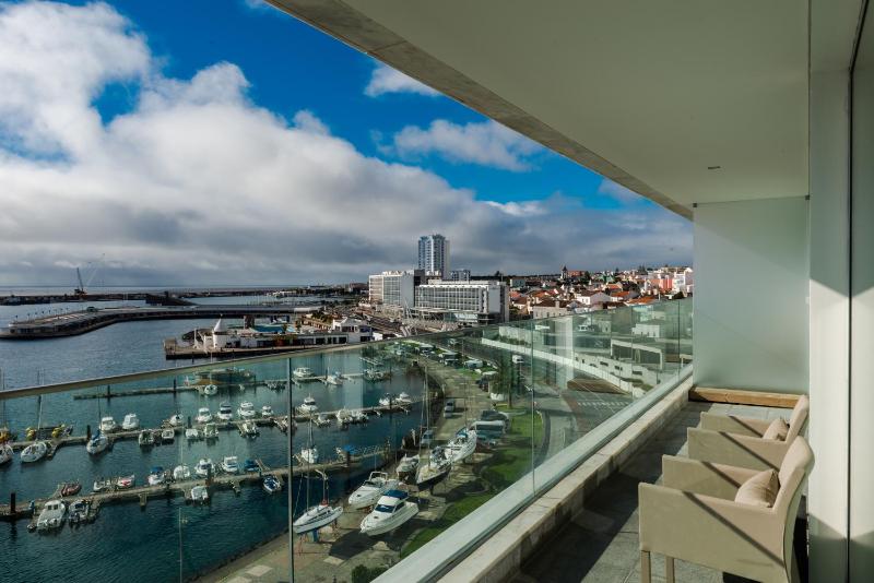 Suite with Sea View image 3