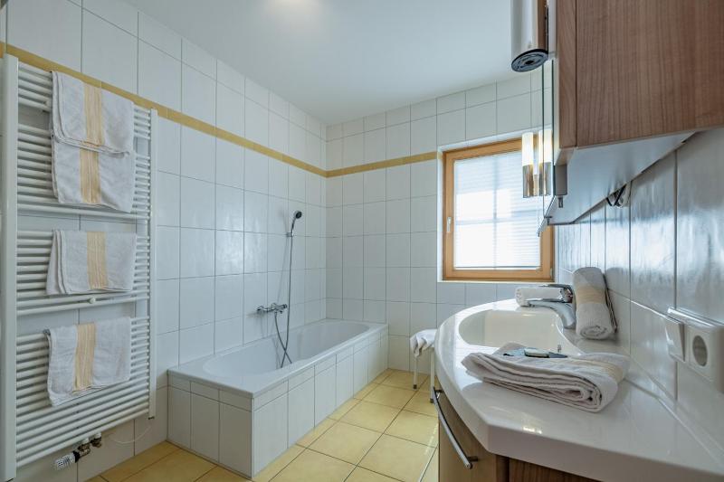 Two-Bedroom Apartment (4-5 Adults) image 2