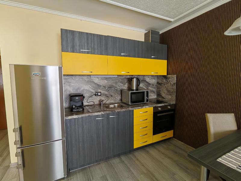One-Bedroom Apartment image 4