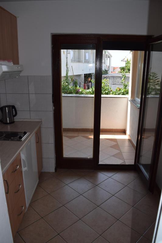 Two-Bedroom Apartment with Patio and Mountain View image 4