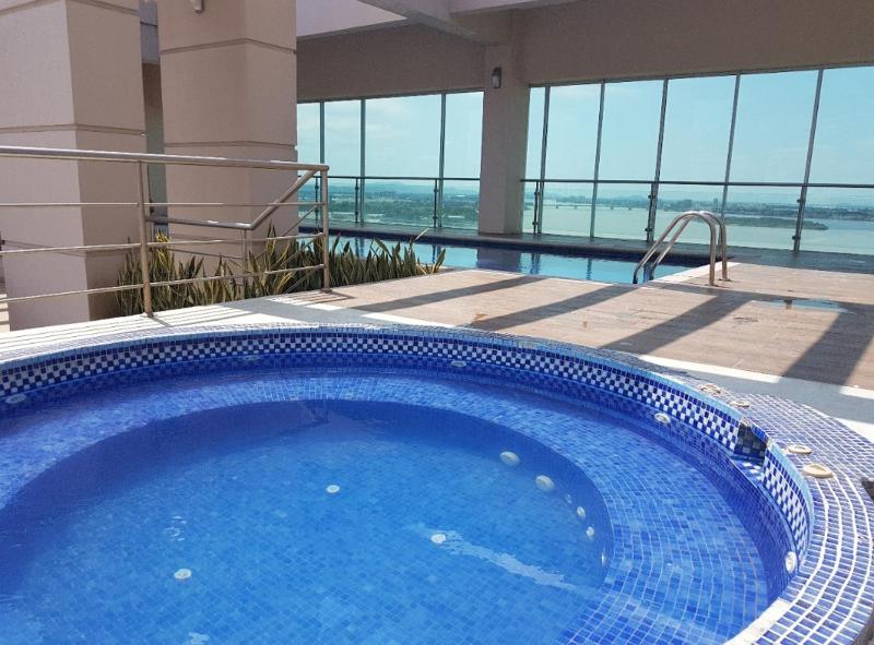 Ecusuites Eleven Riverfront Jacuzzi Home Premium - image 13