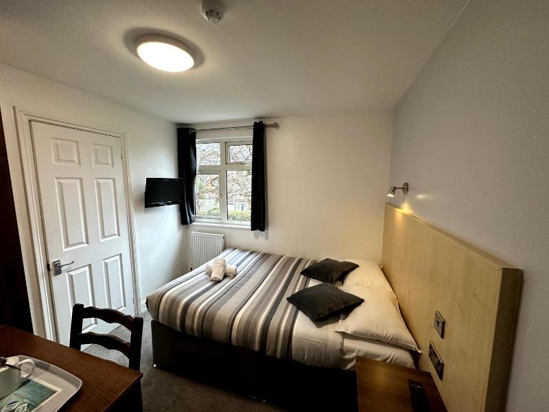 Single Room image 3