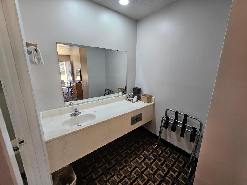 Double Room image 1