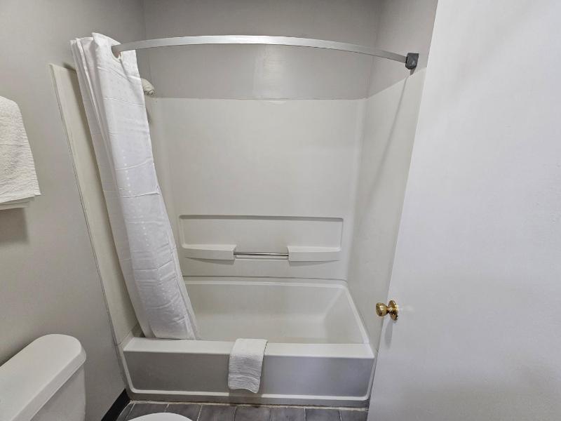 Single Room image 4