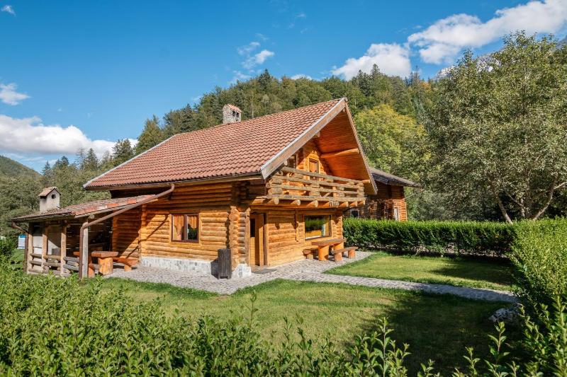 Three-Bedroom Chalet image 1