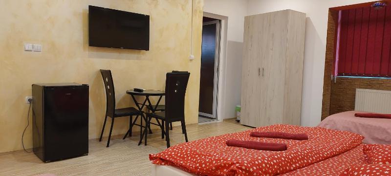 Superior Family Room image 4