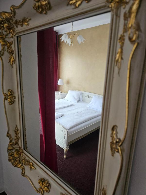 One-Bedroom Suite image 4