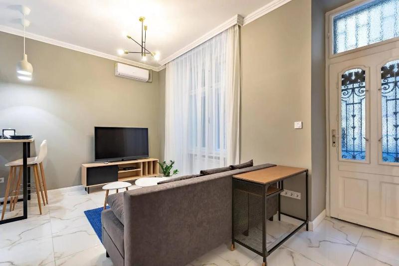 Luxurious Apartment in the heart of Budapest - image 9
