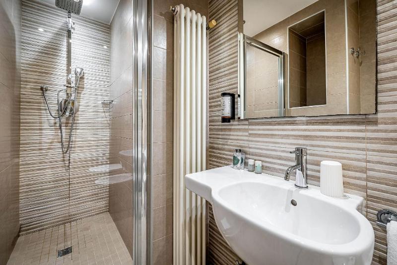 Budget Double Room image 3