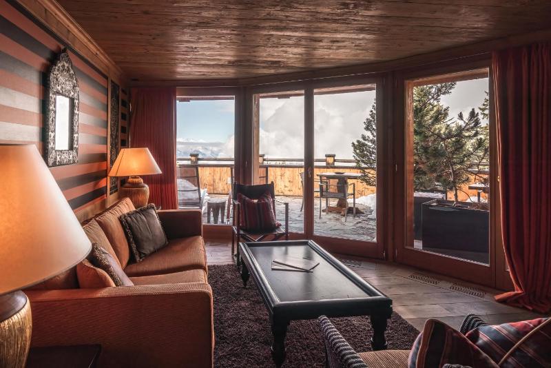 Junior Suite with Balcony image 4